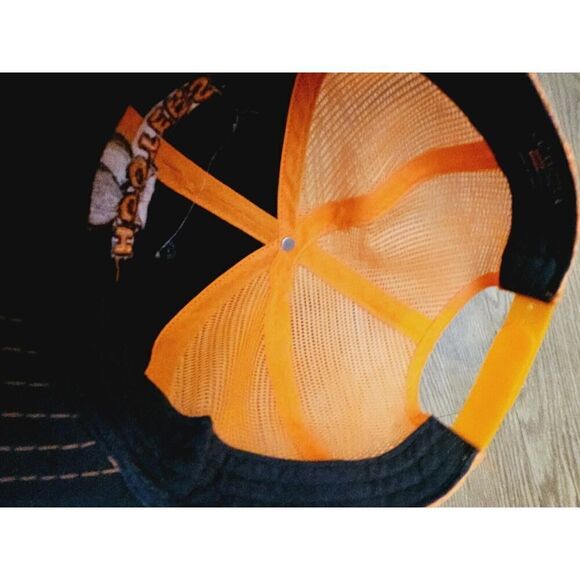 Hooters Restaurant Snapback Mesh Trucker Hat - Picture 3 of 5